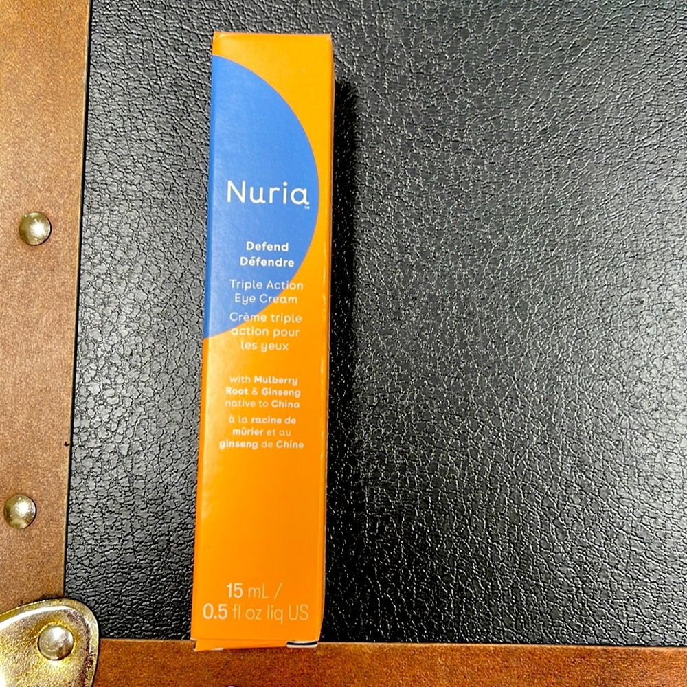 Nuria defend Triple Action Eye Cream